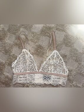Undiz Cream Lace Bralette